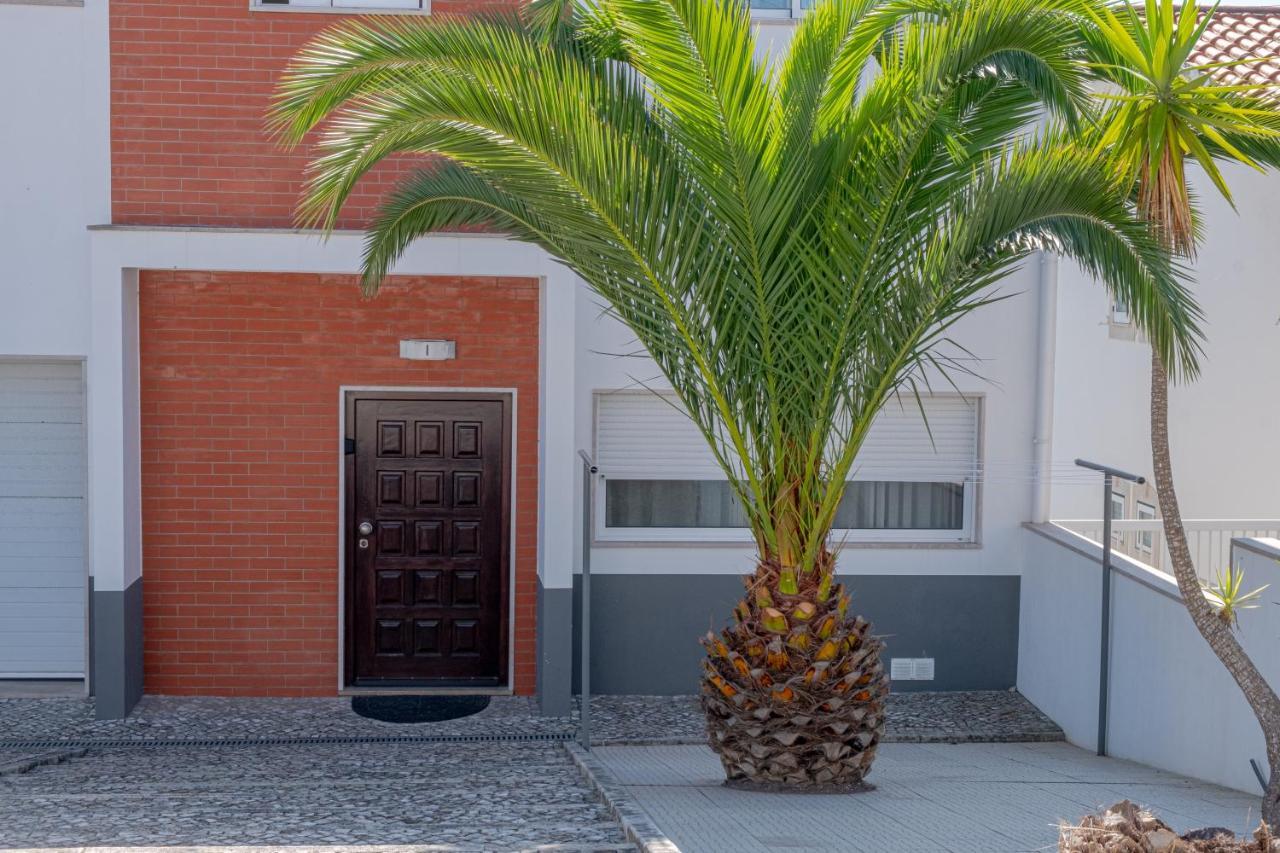 8 Rodrigues Family House - Villa With Patio Nazare Exterior photo